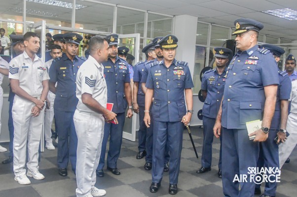 COMMANDER'S INSPECTION AT SLAF BASE RATMALANA