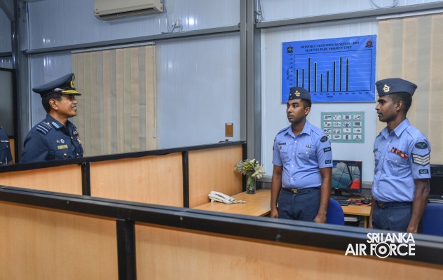 COMMANDER'S INSPECTION AT SLAF BASE RATMALANA