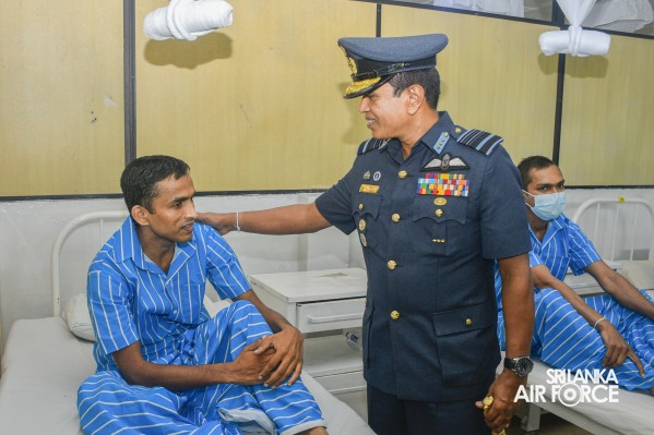COMMANDER'S INSPECTION AT SLAF BASE RATMALANA