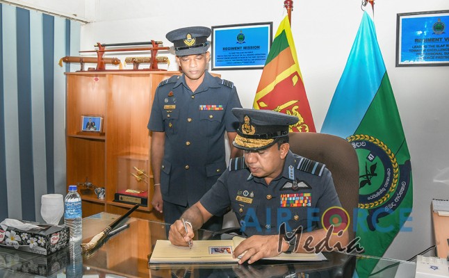 COMMANDER’S INSPECTION OF SLAF STATION SIGIRIYA