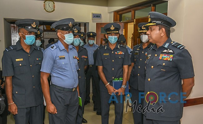 COMMANDER’S INSPECTION OF SLAF STATION SIGIRIYA
