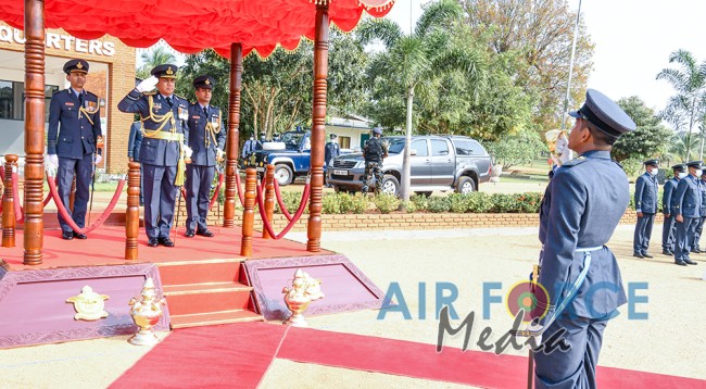 COMMANDER’S INSPECTION OF SLAF STATION SIGIRIYA