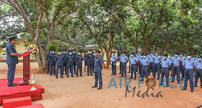 COMMANDER’S INSPECTION OF SLAF STATION SIGIRIYA