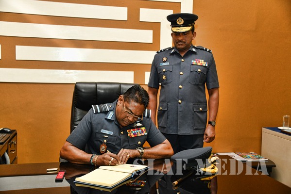 Commander's Inspection of SLAF Station Colombo