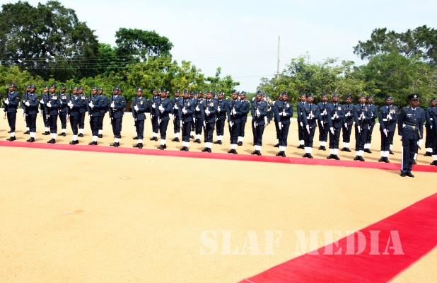 Commander's
Inspection of SLAF Station Weerawila