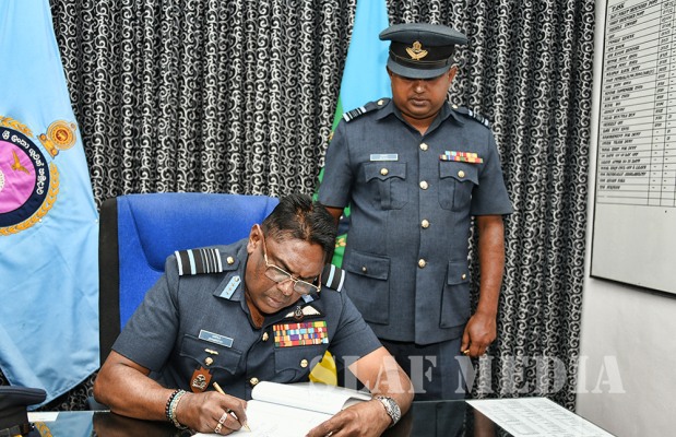 Commander's Inspection of SLAF Station Weerawila