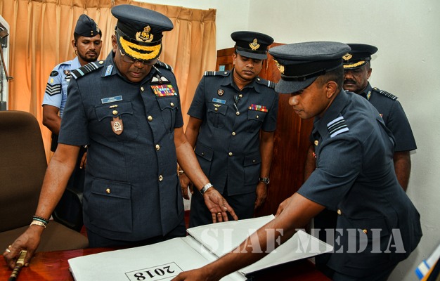 Commander's
Inspection of SLAF Station Weerawila