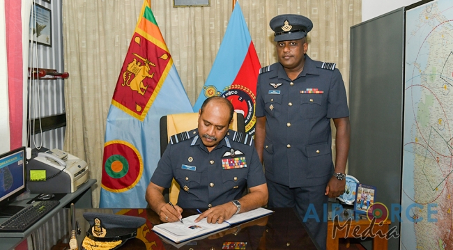 Commander's Inspection of SLAF Station Weerawila