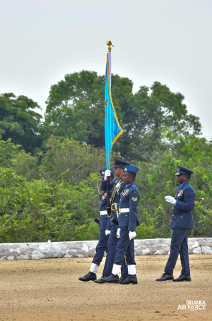 COMMANDER’S INSPECION AT SLAF REGIMENTAL TRAINING CENTRE AMPARA