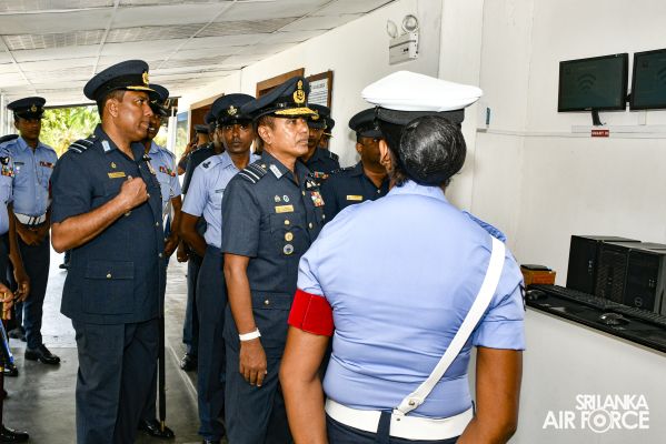 COMMANDER’S INSPECTION OF SLAF BASE KATUNAYAKE