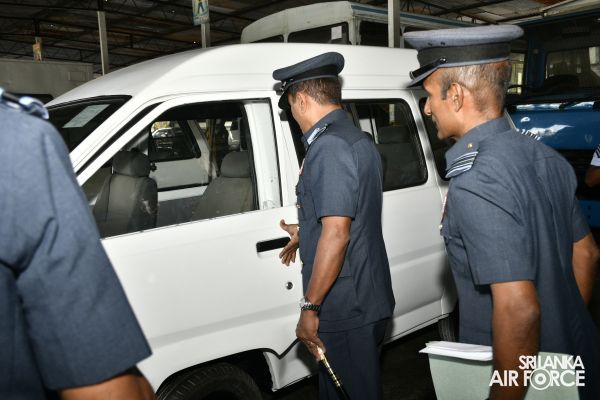 COMMANDER’S INSPECTION OF SLAF BASE KATUNAYAKE
