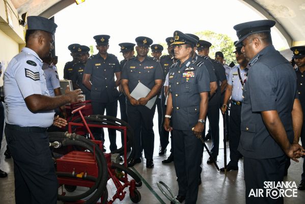 COMMANDER’S INSPECTION OF SLAF BASE KATUNAYAKE
