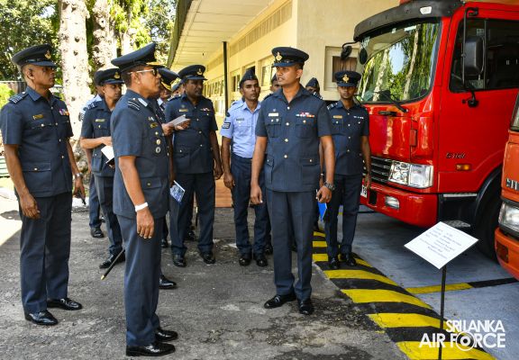 COMMANDER’S INSPECTION OF SLAF BASE KATUNAYAKE