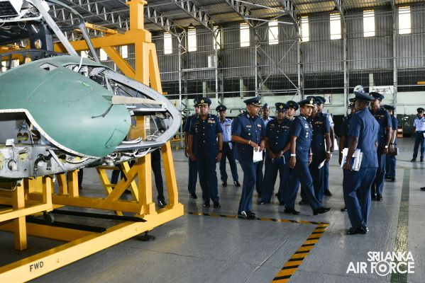 COMMANDER’S INSPECTION OF SLAF BASE KATUNAYAKE