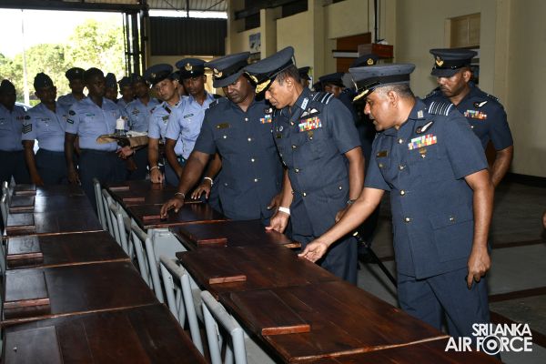 COMMANDER’S INSPECTION OF SLAF BASE KATUNAYAKE