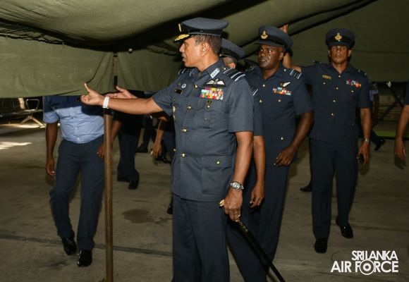 COMMANDER’S INSPECTION OF SLAF BASE KATUNAYAKE
