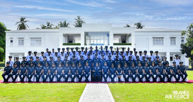 COMMANDER’S INSPECTION OF SLAF BASE KATUNAYAKE