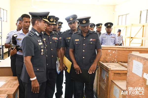 COMMANDER’S INSPECTION OF SLAF BASE KATUNAYAKE