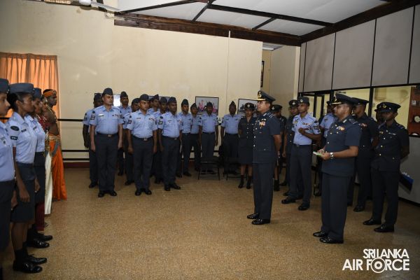 COMMANDER’S INSPECTION OF SLAF BASE KATUNAYAKE