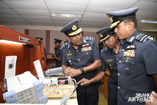 COMMANDER’S INSPECTION OF SLAF BASE KATUNAYAKE