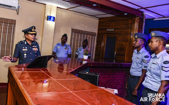 COMMANDER’S INSPECTION OF SLAF BASE KATUNAYAKE
