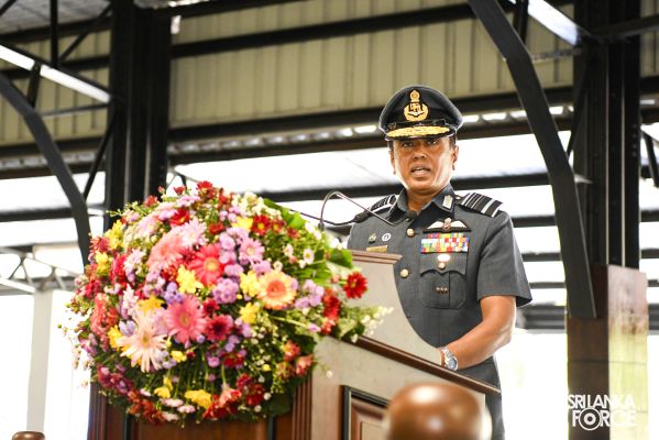 COMMANDER’S INSPECTION OF SLAF BASE KATUNAYAKE