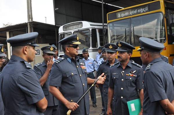 ගුවන් හමුදාධිපති තූමන් වවුනියා කදවුරේ වාර්ෂික පරීක්ෂණය සිදුකරයි