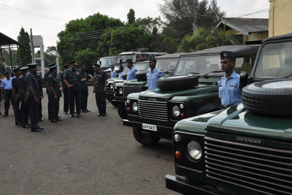 ගුවන් හමුදාධිපති තූමන් වවුනියා කදවුරේ වාර්ෂික පරීක්ෂණය සිදුකරයි