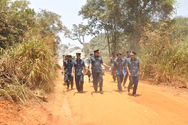 ගුවන් හමුදාධිපති තූමන් වවුනියා කදවුරේ වාර්ෂික පරීක්ෂණය සිදුකරයි