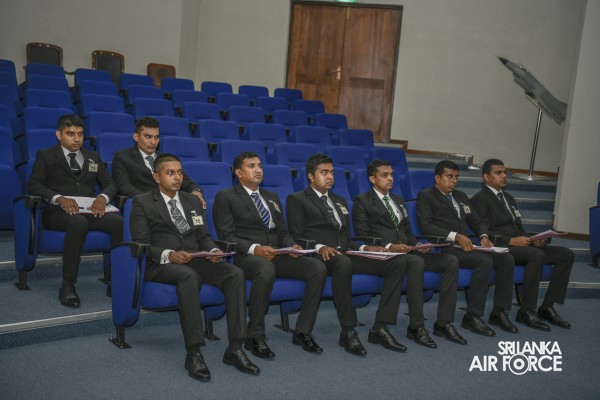 NEWLY ENLISTED STUDENT OFFICERS TAKE OATHS