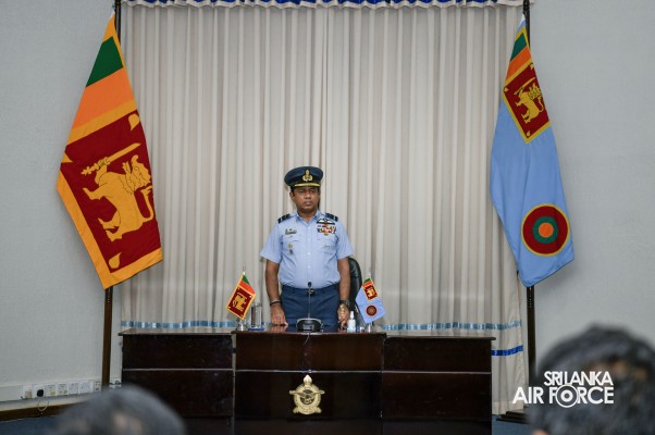 NEWLY ENLISTED STUDENT OFFICERS TAKE OATHS