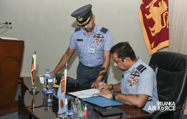 NEWLY ENLISTED STUDENT OFFICERS TAKE OATHS
