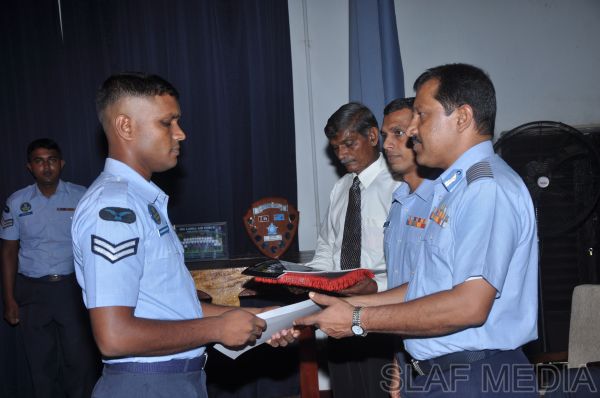 Closing Ceremony of No.01/2011 Aero Electrical And Instrument Advanced Course