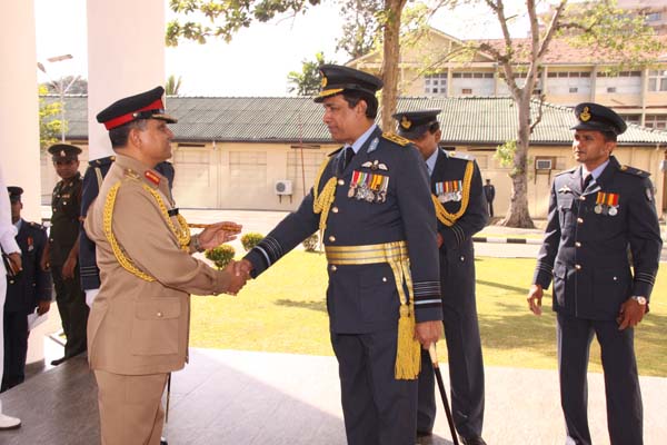 Army Chief of Bangladesh visits SLAF