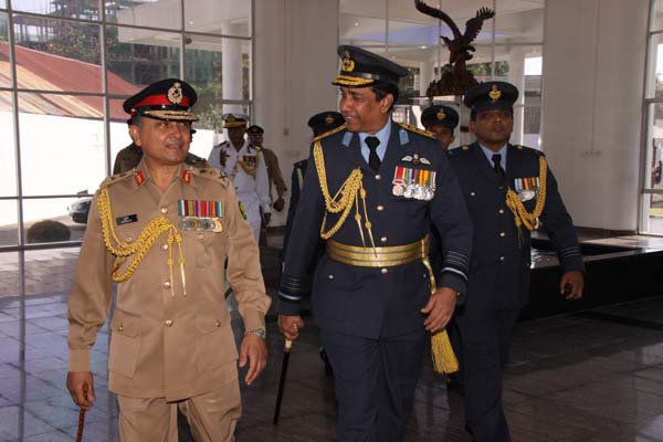 Army Chief of Bangladesh visits SLAF