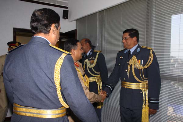 Army Chief of Bangladesh visits SLAF