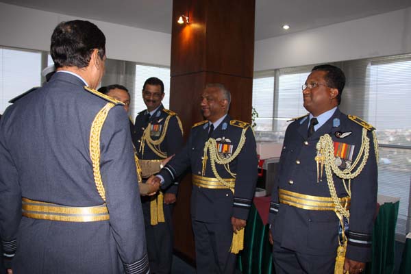 Army Chief of Bangladesh visits SLAF