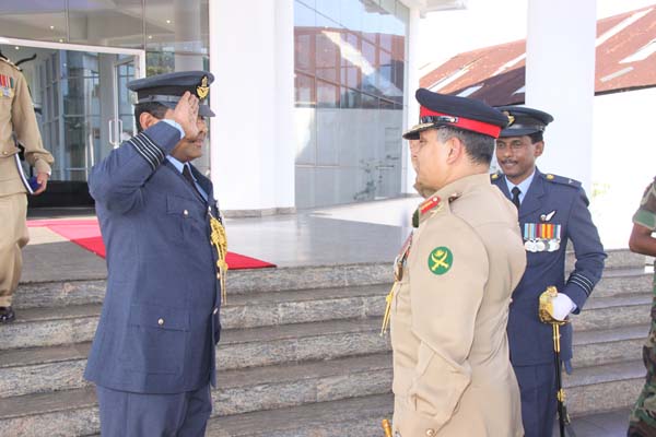 Army Chief of Bangladesh visits SLAF