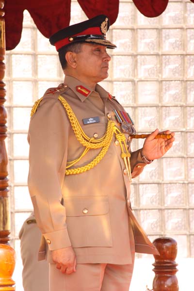 Army Chief of Bangladesh visits SLAF