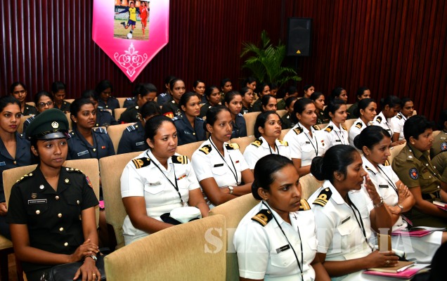 Commander attends first ever Army Women’s Corps Symposium