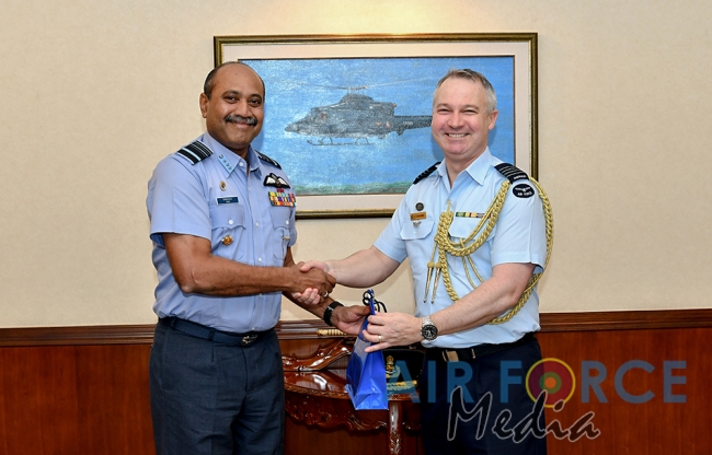Australian High Commissioner Calls on the Commander of the Air Force