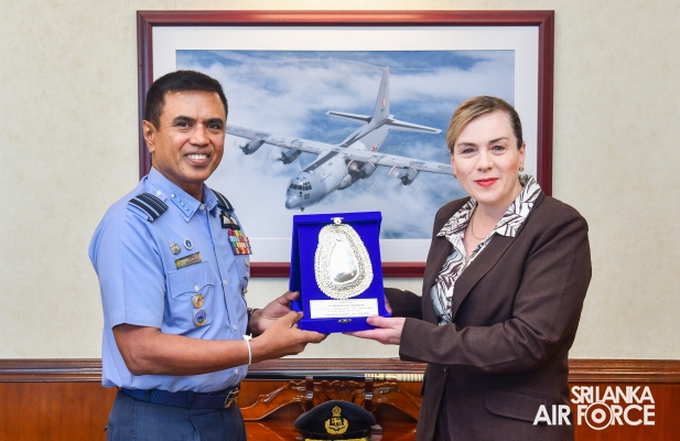 DELEGATION OF HIGH COMMISSION OF AUSTRALIA IN SRI LANKA CALLS ON
THE COMMANDER