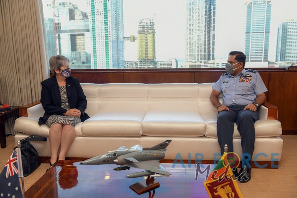 ACTING AUSTRALIAN HIGH COMMISSIONER CALLS ON THE COMMANDER