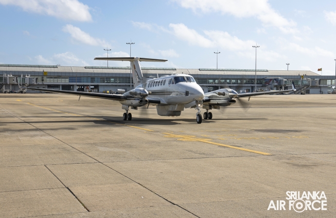 AUSTRALIAN DEPUTY PRIME MINISTER INSPECTS KA 350 AIRCRAFT DURING OFFICIAL VISIT TO SRI LANKA