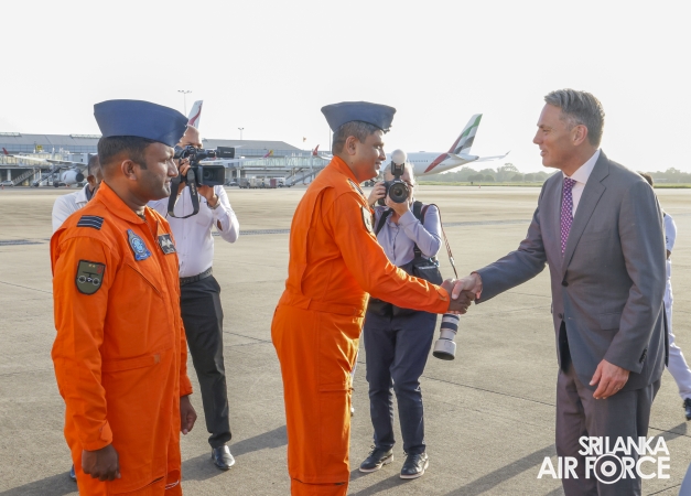 AUSTRALIAN DEPUTY PRIME MINISTER INSPECTS KA 350 AIRCRAFT DURING OFFICIAL VISIT TO SRI LANKA