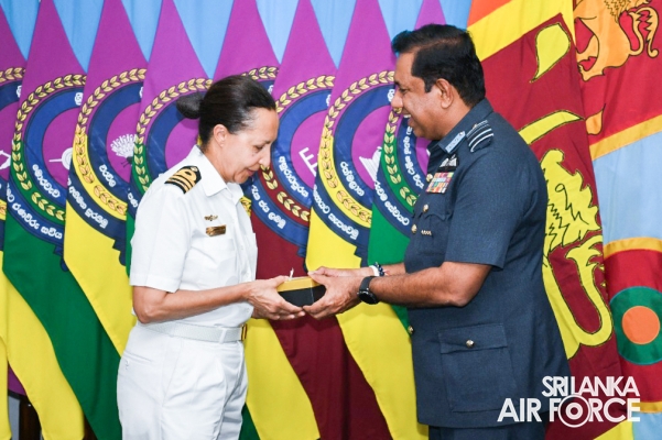 AUSTRALIAN DEFENCE DELEGATION CALL ON COMMANDER OF THE AIR FORCE