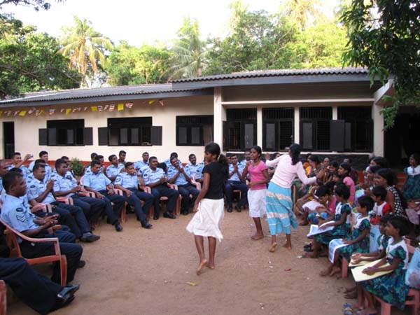 අංක 06 බලඝණය අවන්තිදේවී බාලිකා ළමා නිවාසයට අධාර කරයි අංක 06 බලඝණය අවන්තිදේවී බාලිකා ළමා නිවාසයට අධාර කරයි