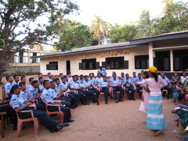අංක 06 බලඝණය අවන්තිදේවී බාලිකා ළමා නිවාසයට අධාර කරයි අංක 06 බලඝණය අවන්තිදේවී බාලිකා ළමා නිවාසයට අධාර කරයි