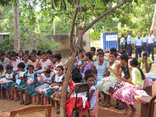 අංක 06 බලඝණය අවන්තිදේවී බාලිකා ළමා නිවාසයට අධාර කරයි අංක 06 බලඝණය අවන්තිදේවී බාලිකා ළමා නිවාසයට අධාර කරයි