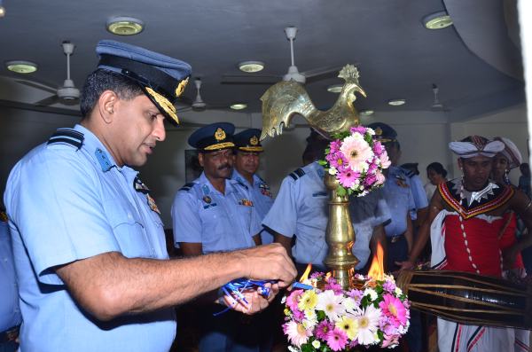 Sri
Lanka Air Force Avurudu Pola 2014